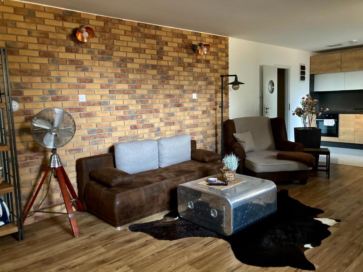 Underground Apartment Bratislava-Nivy Luaran gambar