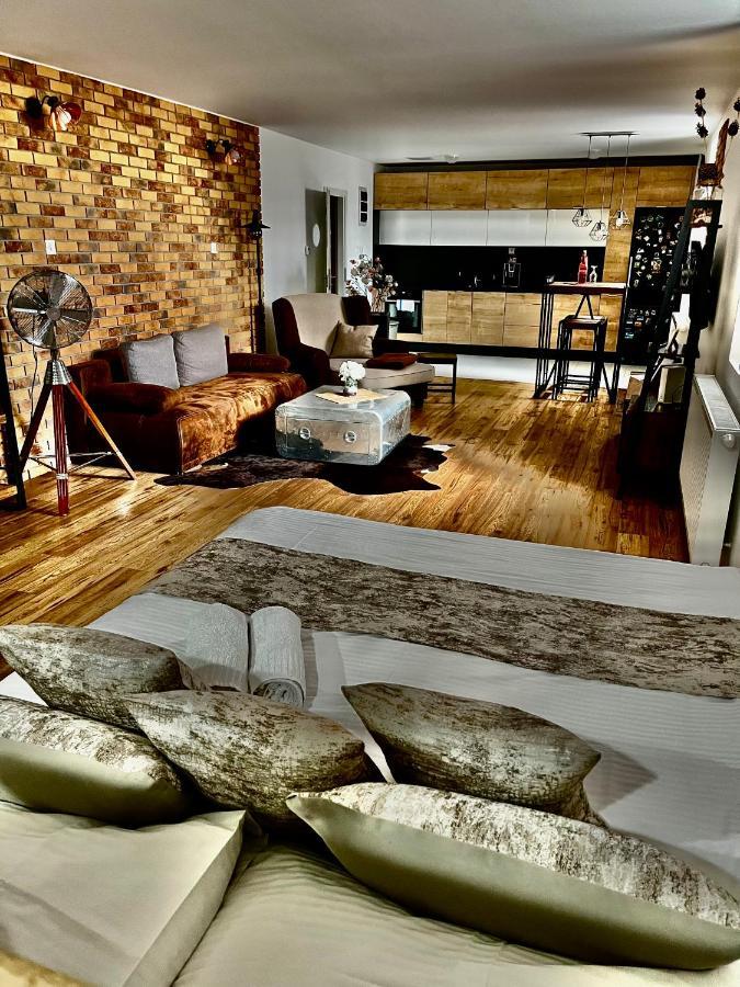 Underground Apartment Bratislava-Nivy Luaran gambar