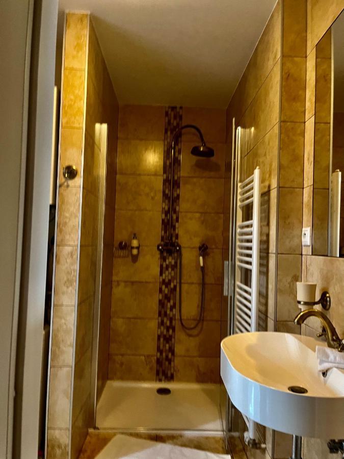 Underground Apartment Bratislava-Nivy Luaran gambar